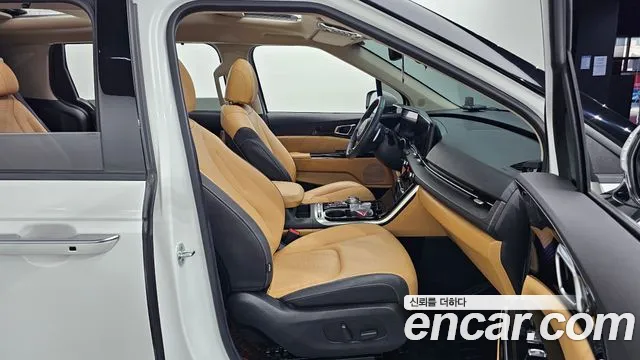 Kia Carnival Generation 4 — Фото автомобиля 11