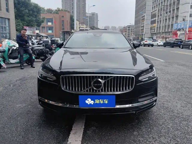 Volvo S90 — Фото автомобиля 2
