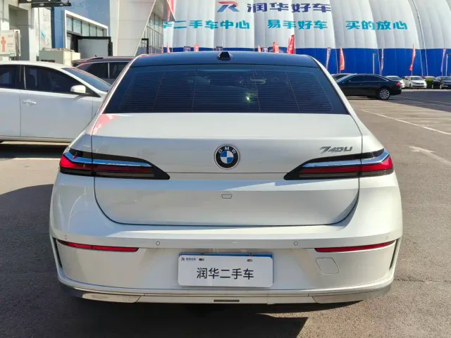 BMW 7 Series — Фото автомобиля 4
