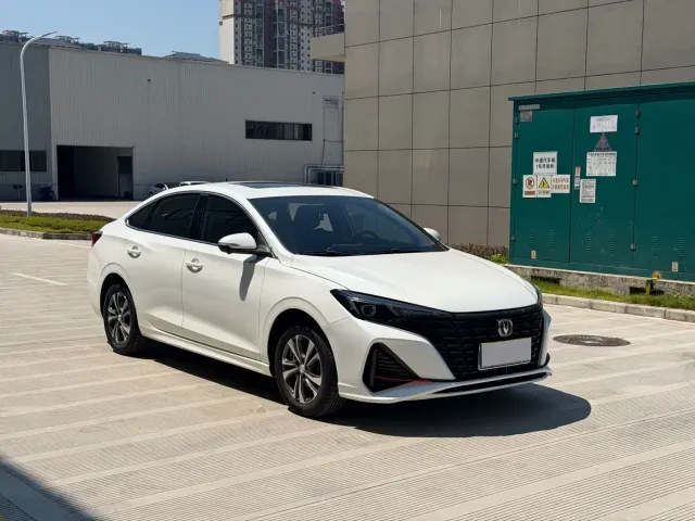 Changan Eado — Фото автомобиля 3
