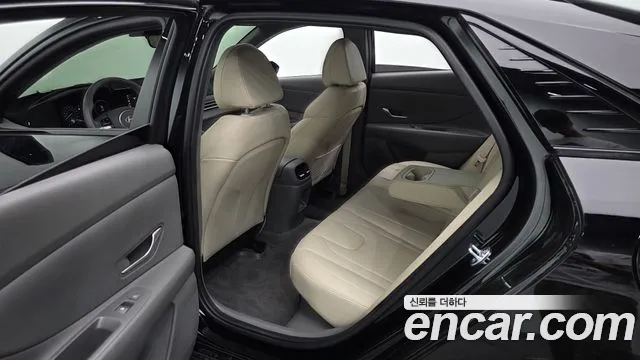 Hyundai Avante CN7 — Фото автомобиля 16