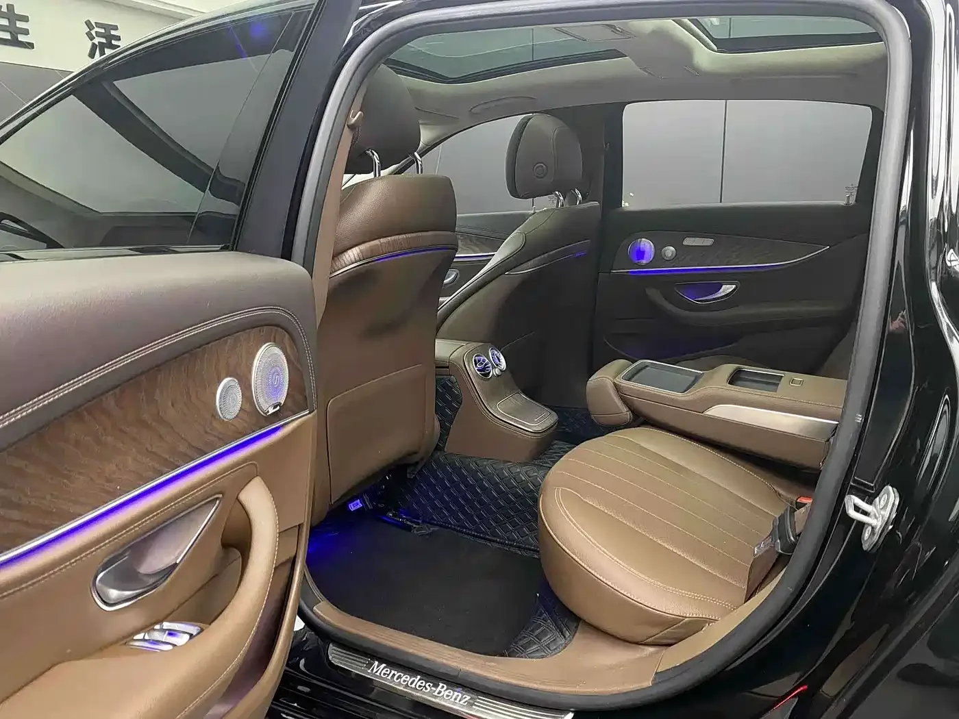 Mercedes-Benz Mercedes-Benz E-Class New Energy 2022 Facelift E 350 e L Plug-in Hybrid Sedan — Фото автомобиля 7