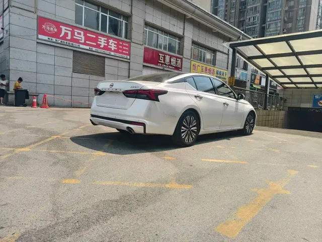 Nissan Teana — Фото автомобиля 10