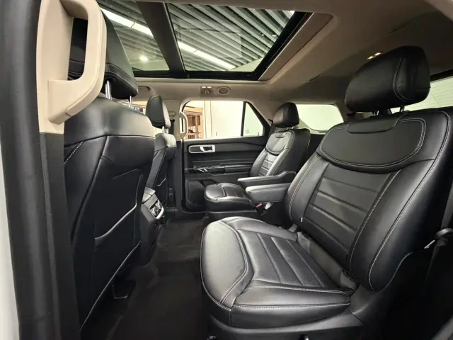 Ford Explorer — Фото автомобиля 7