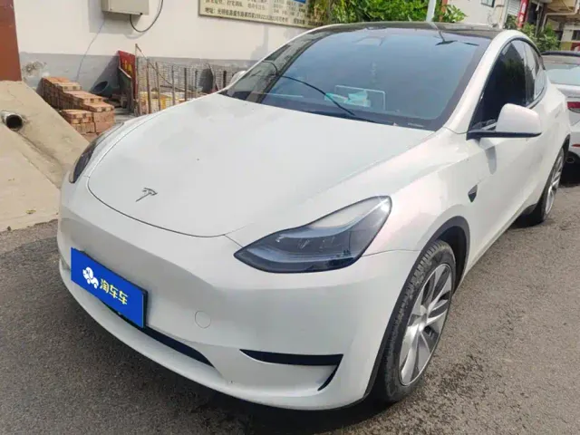 Фотография автомобиля — Tesla Model Y