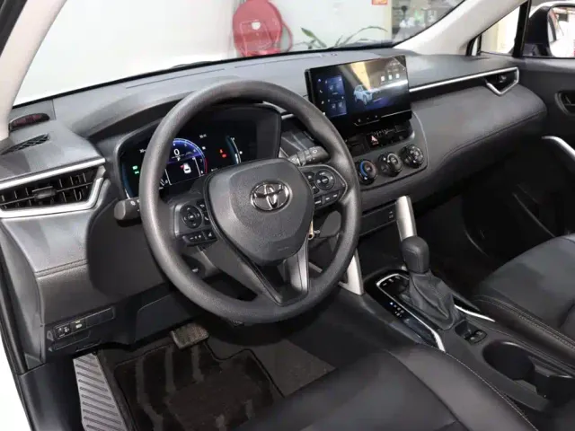 Toyota Corolla Cross — Фото автомобиля 9
