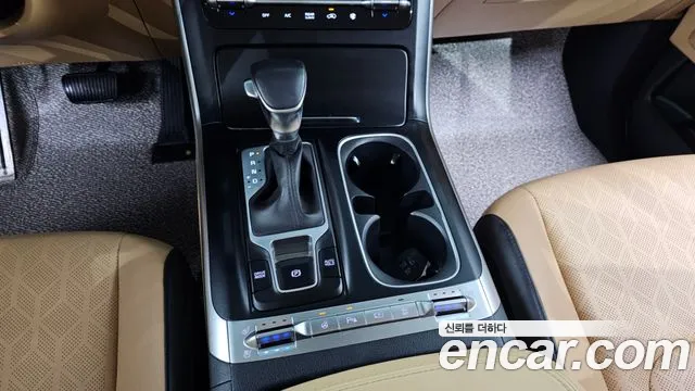Kia Canival Carnival 4 поколение 9 мест Prestige — Фото автомобиля 9