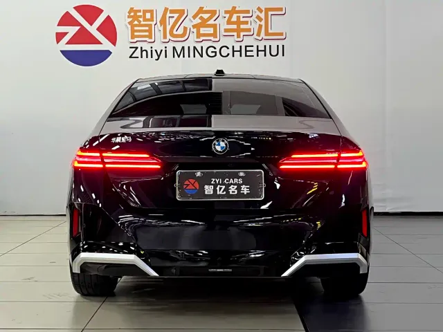 BMW 5 Series — Фото автомобиля 14