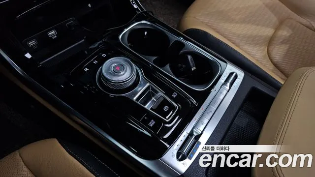 Kia Carnival Generation 4 — Фото автомобиля 12