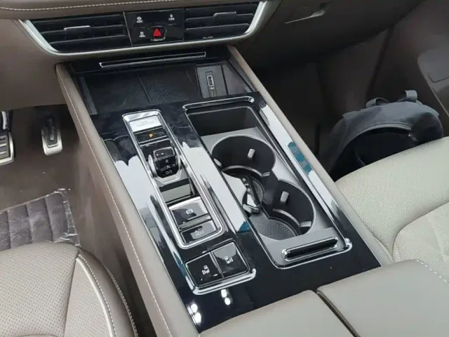Volkswagen Viloran 2024 380TSI Executive Edition — Фото автомобиля 13