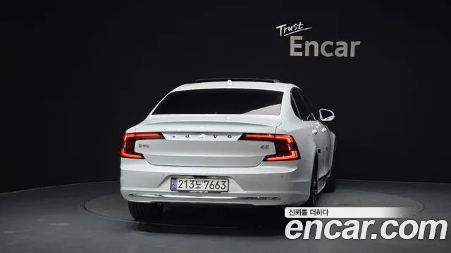 Вольво S90 — Фото автомобиля 4