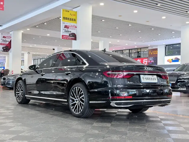 Audi A8 — Фото автомобиля 4