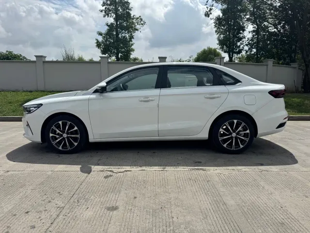Geely Emgrand — Фото автомобиля 7