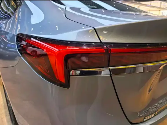 Buick LaCrosse — Фото автомобиля 19