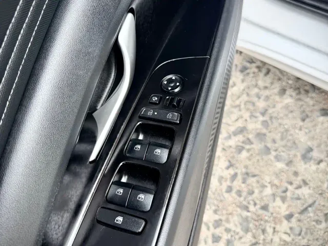 Hyundai Elantra — Фото автомобиля 18