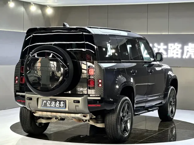 Land Rover Defender — Фото автомобиля 21
