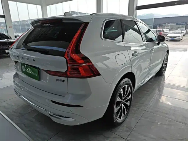 Volvo XC60 — Фото автомобиля 6