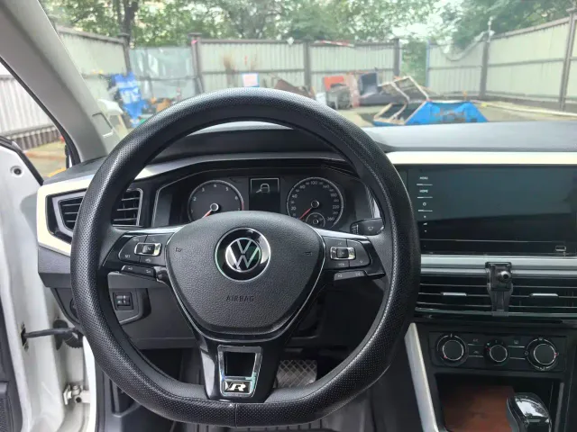 Volkswagen Polo — Фото автомобиля 15