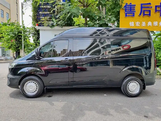 Ford Transit — Фото автомобиля 3
