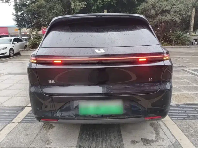 Li Auto L6 — Фото автомобиля 5