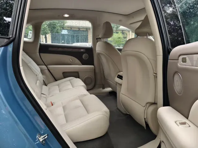 IM Motors LS6 — Фото автомобиля 21