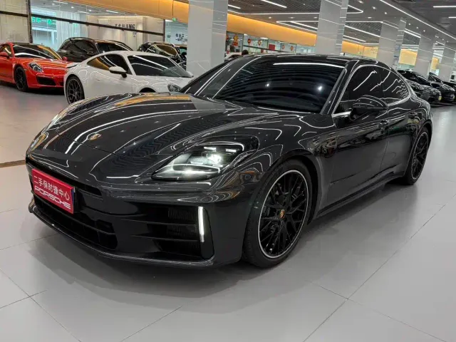 Фотография автомобиля — Porsche Panamera