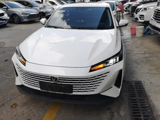 Changan Lamore — Фото автомобиля 2