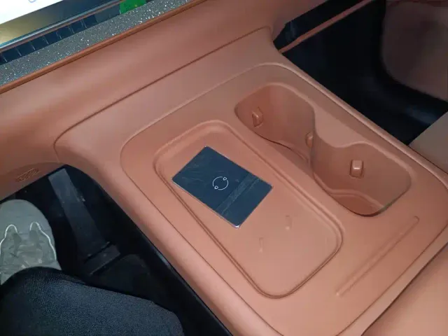Leapmotor C10 — Фото автомобиля 8