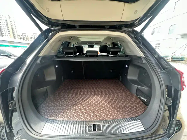 Hongqi HS5 — Фото автомобиля 13