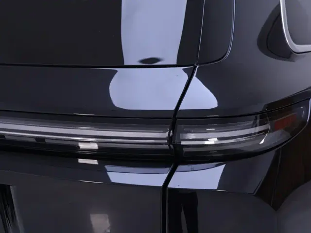 Li Auto L9 — Фото автомобиля 9