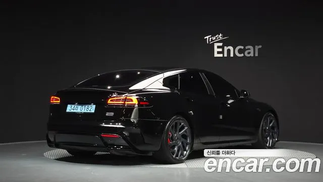 Tesla Model S — Фото автомобиля 2