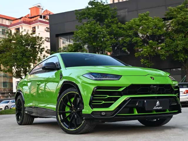 Lamborghini Urus — Фото автомобиля 3