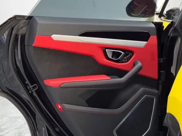 Lamborghini Urus — Фото автомобиля 25