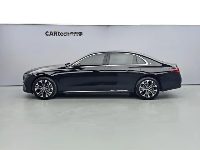 Mercedes-Benz E-Class — Фото автомобиля 2
