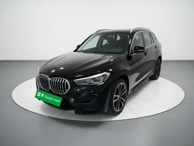 Фотография автомобиля — BMW X1
