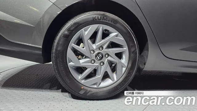 Hyundai Avante — Фото автомобиля 5