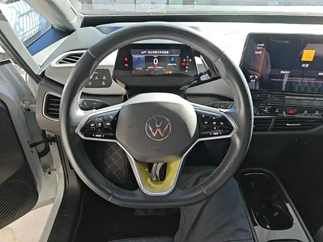 Volkswagen ID.3 — Фото автомобиля 10