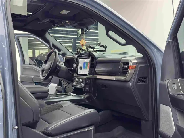 Ford F-150 Raptor — Фото автомобиля 10