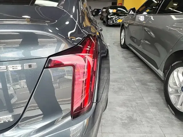 Cadillac CT5 — Фото автомобиля 7