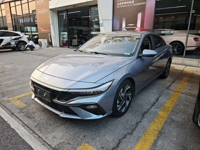 Фотография автомобиля — Hyundai Elantra