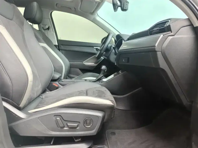 Audi Q3 — Фото автомобиля 12