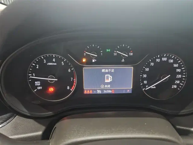 Buick Regal — Фото автомобиля 11