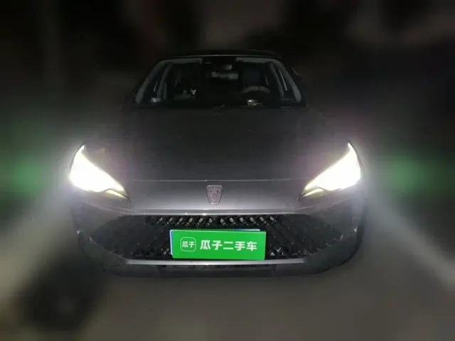 Roewe i5 — Фото автомобиля 3