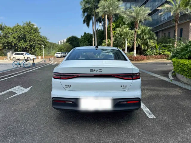 BYD Seal 05 DM-i — Фото автомобиля 16