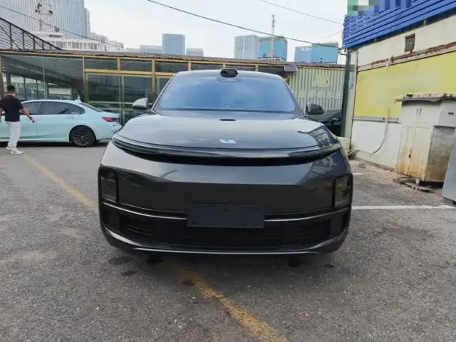 Li Auto L9 — Фото автомобиля 2