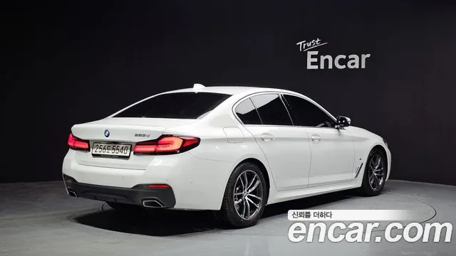 BMW 5-Series — Фото автомобиля 2