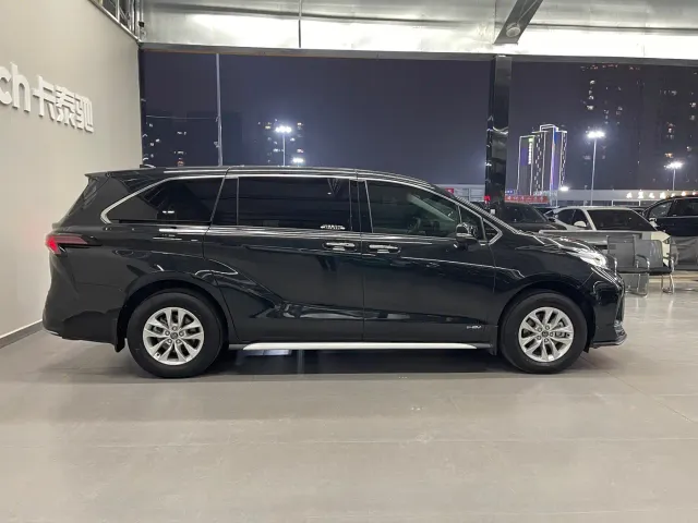 Toyota Granvia — Фото автомобиля 7