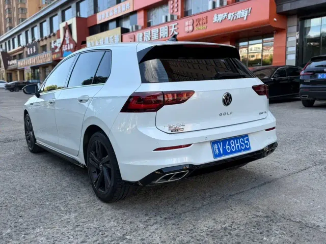 Volkswagen Golf — Фото автомобиля 4