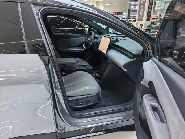 Lynk & Co Z20 — Фото автомобиля 14