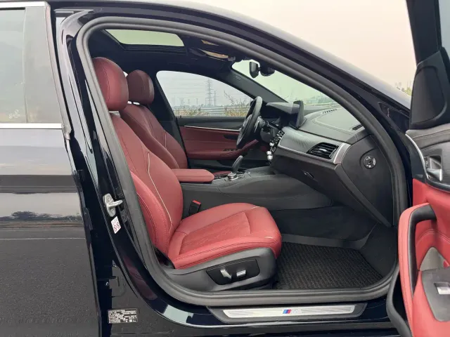BMW 5 Series — Фото автомобиля 21